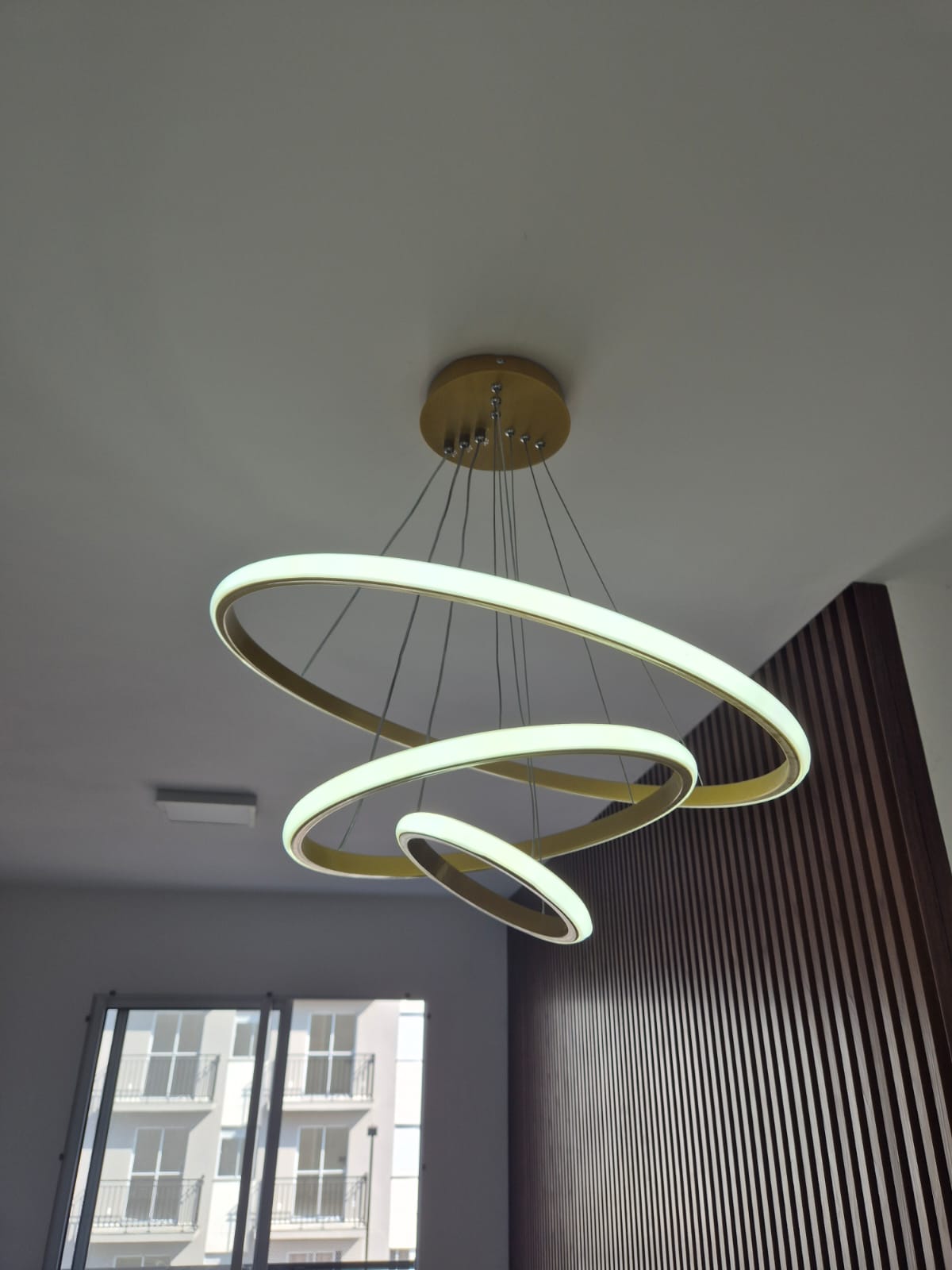 Instalação de iluminação em ambiente interno